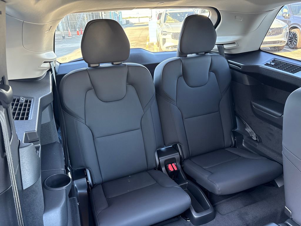 New 2026 Volvo XC90 T8 Core image 17