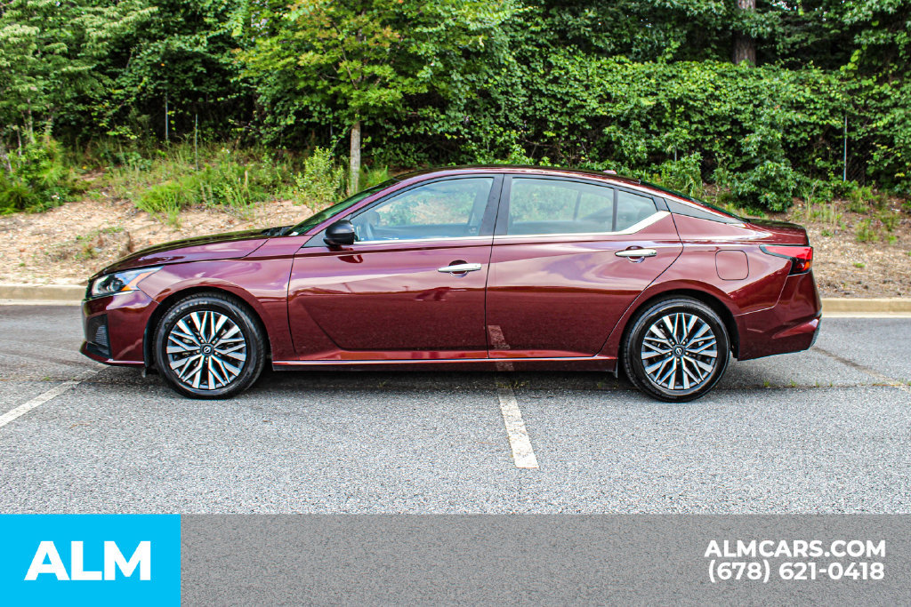 Used 2024 Nissan Altima 2.5 SV FWD image 6