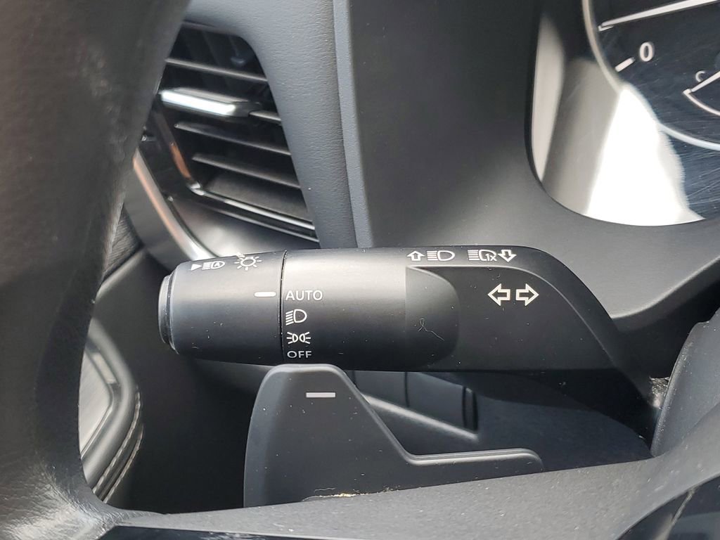 Used 2021 Nissan Rogue SV AWD/4WD image 15