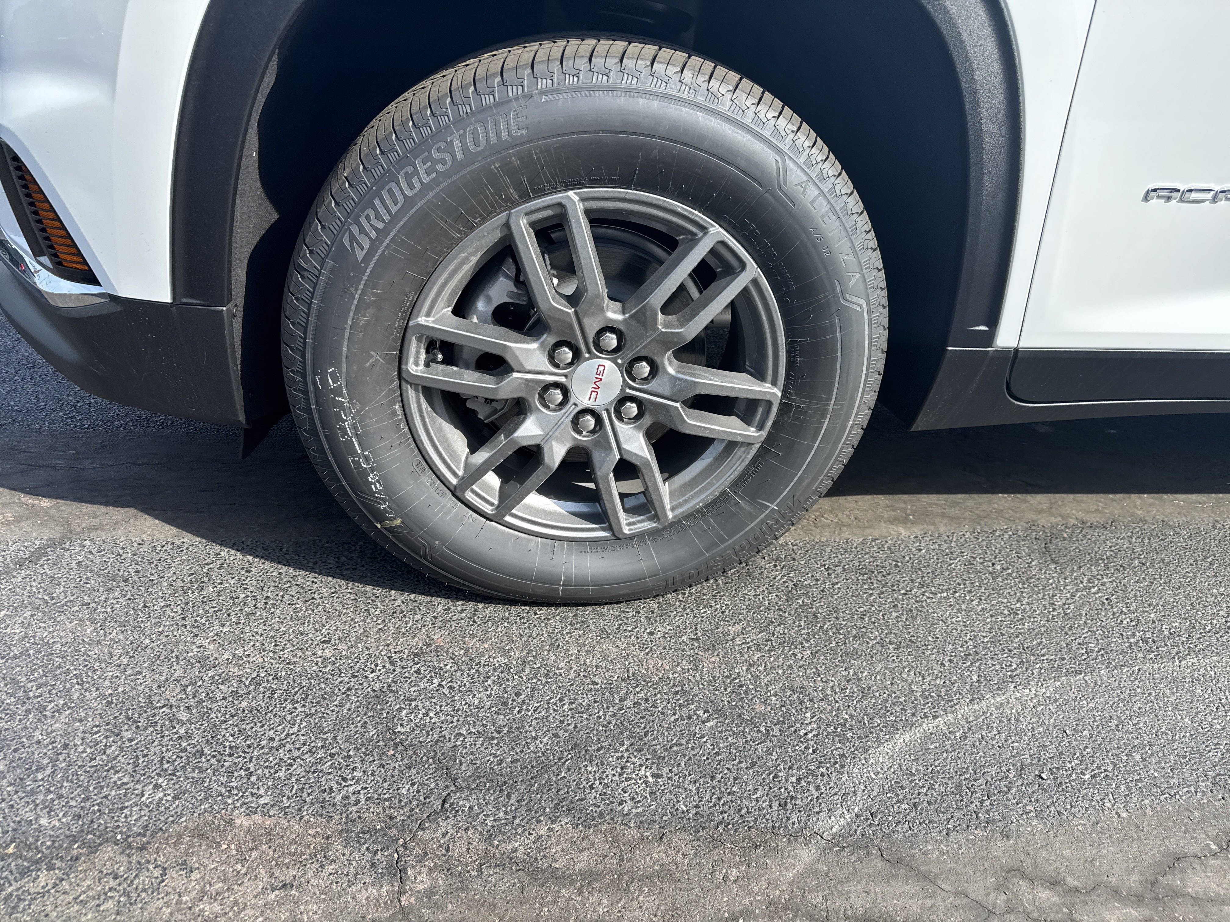 New 2025 GMC Acadia Elevation image 11