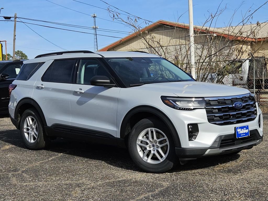 New 2026 Ford Explorer Active w/ Active Comfort Package image 2