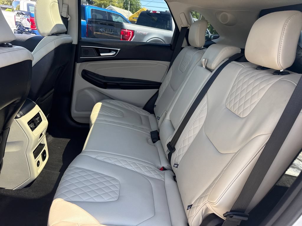 Used 2023 Ford Edge Titanium w/ Equipment Group 301A AWD/4WD image 18