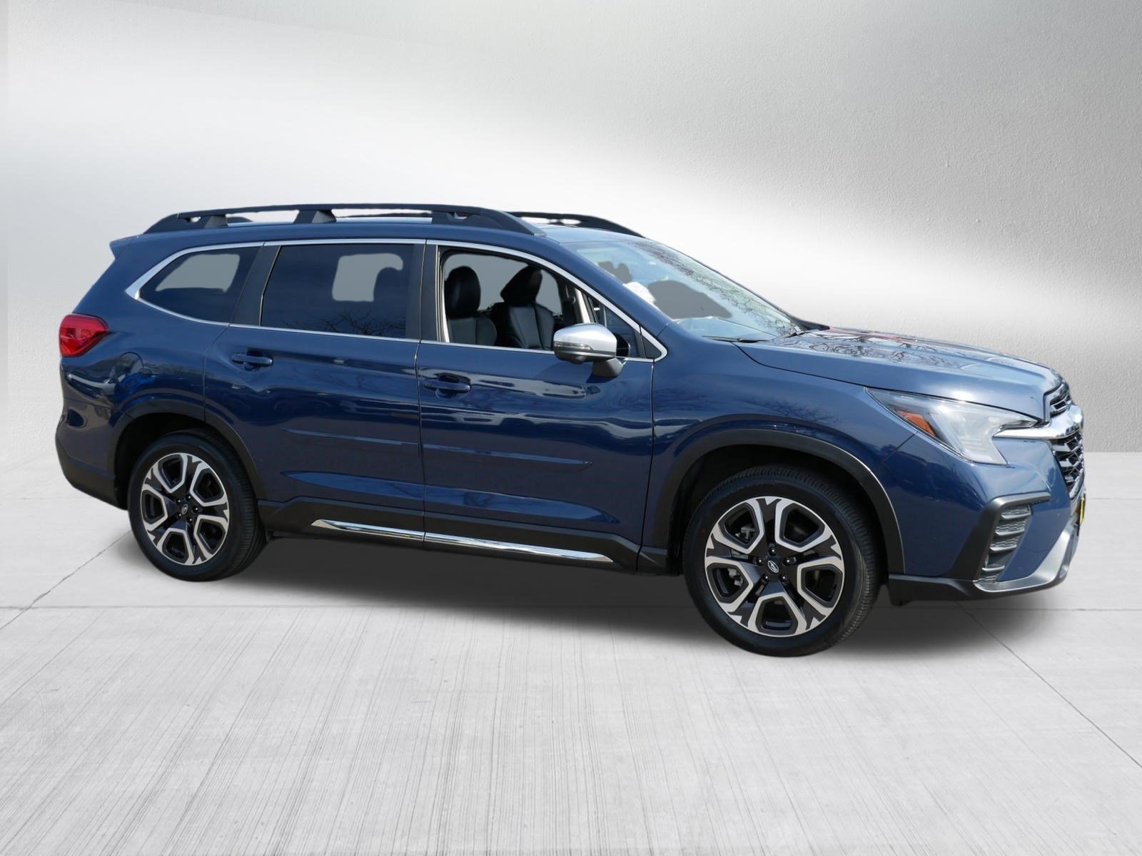 Used 2023 Subaru Ascent Limited w/ Technology Package AWD/4WD image 8
