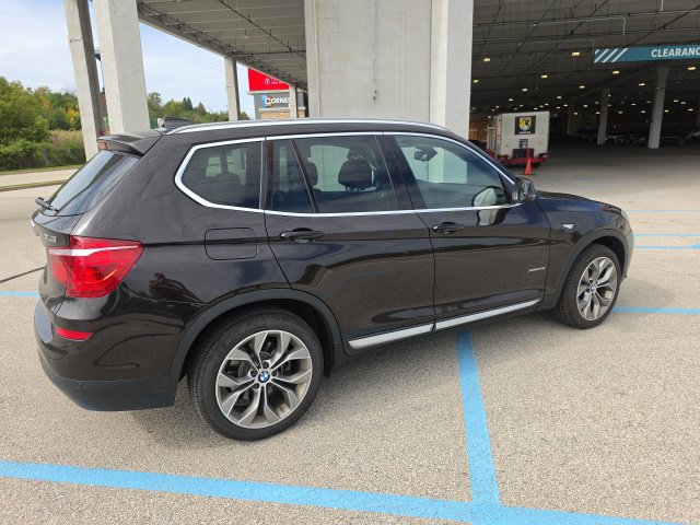 Used 2016 BMW X3 xDrive28i AWD/4WD image 2
