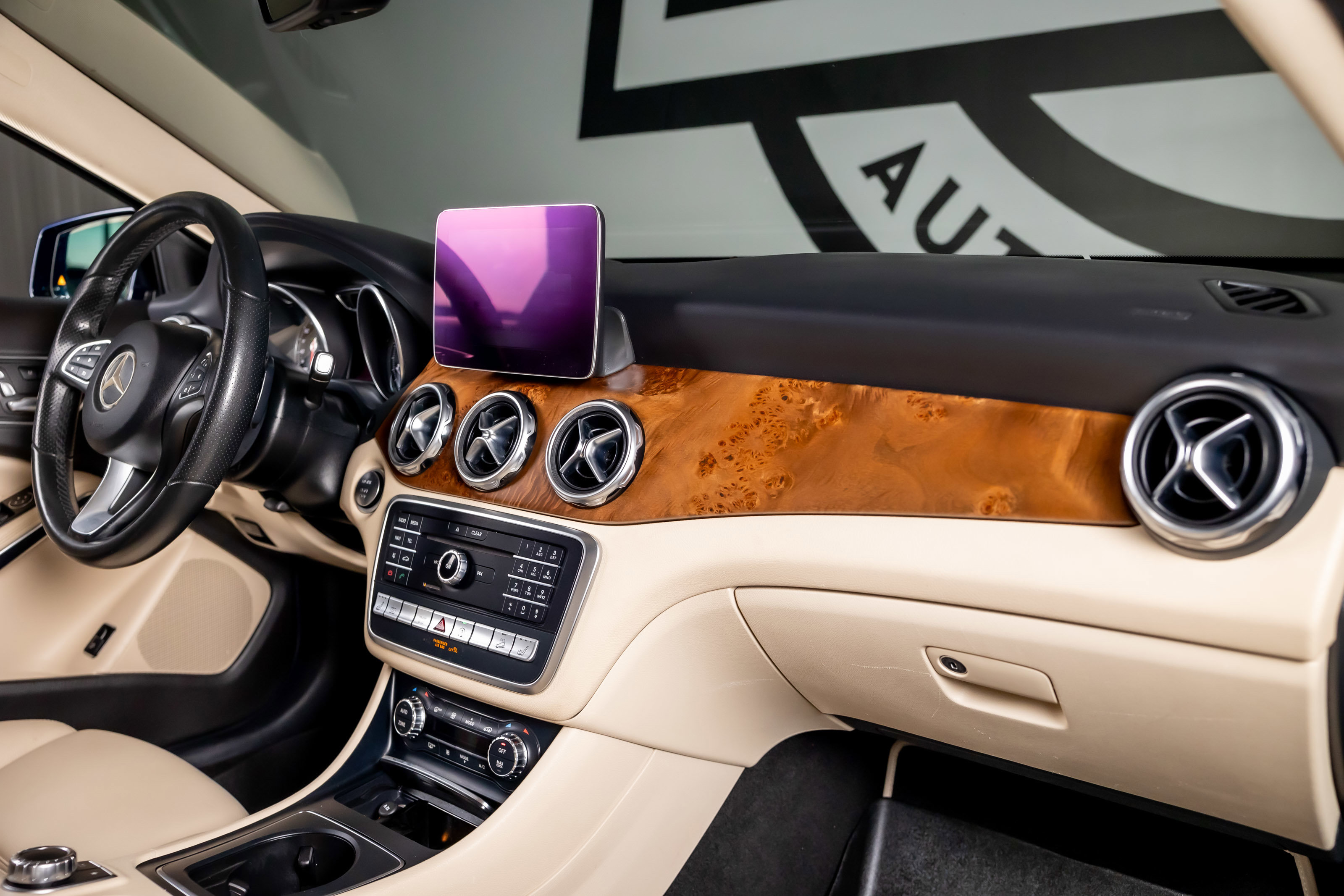 Used 2018 Mercedes-Benz GLA 250 4MATIC image 22