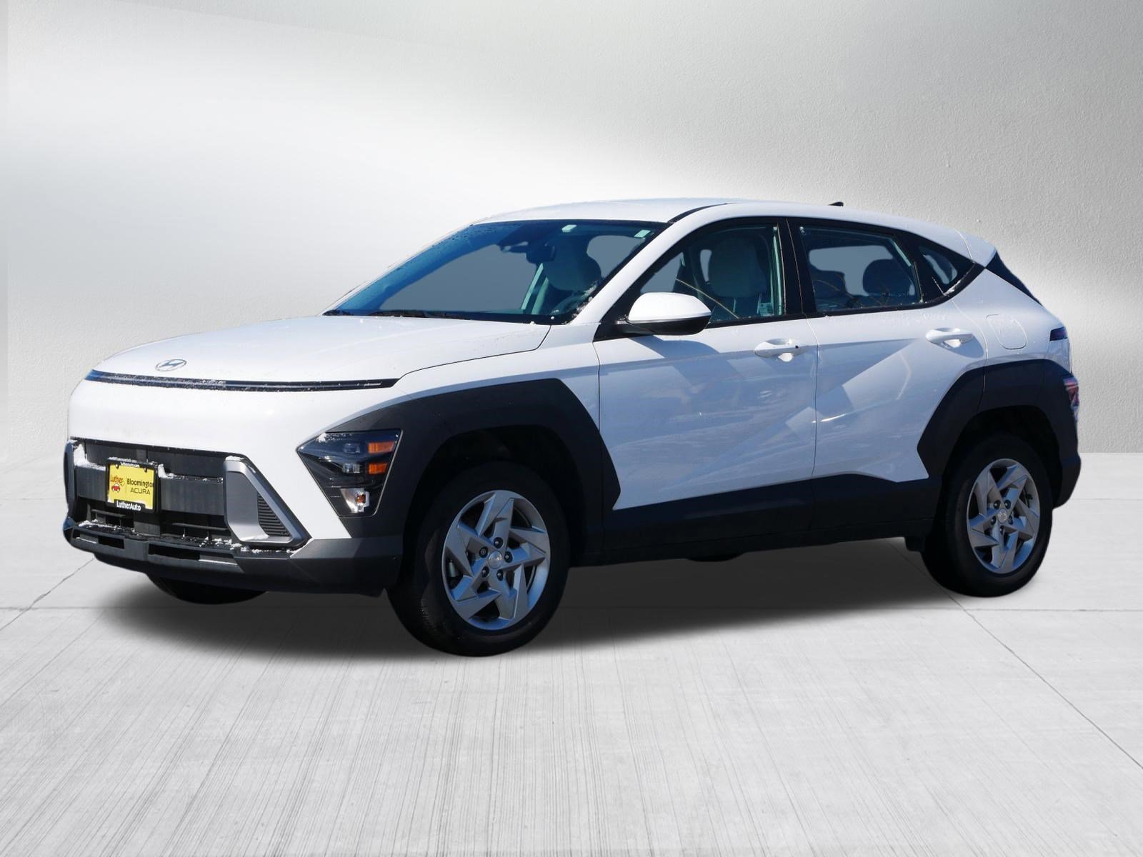 Used 2024 Hyundai Kona SE image 3