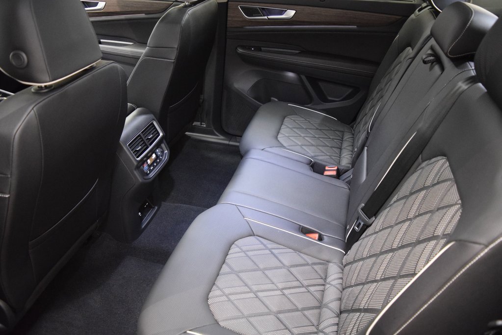 New 2025 Volkswagen Atlas SEL Premium R-Line image 5