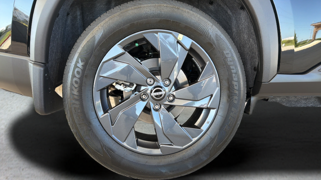 New 2026 Nissan Rogue SV AWD/4WD image 25