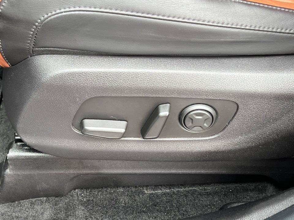 Used 2023 Kia Carnival SX FWD image 9