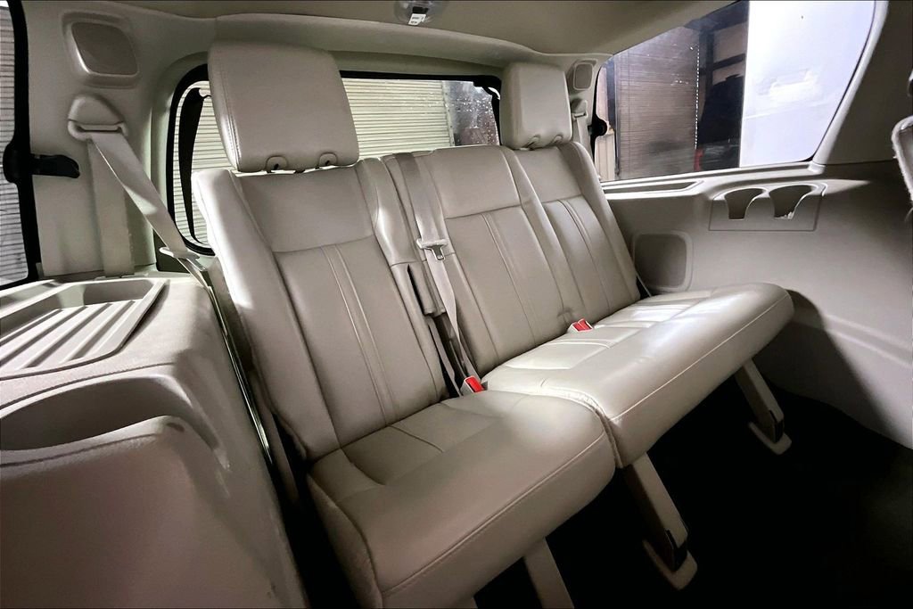 Used 2016 Lincoln Navigator Select image 23