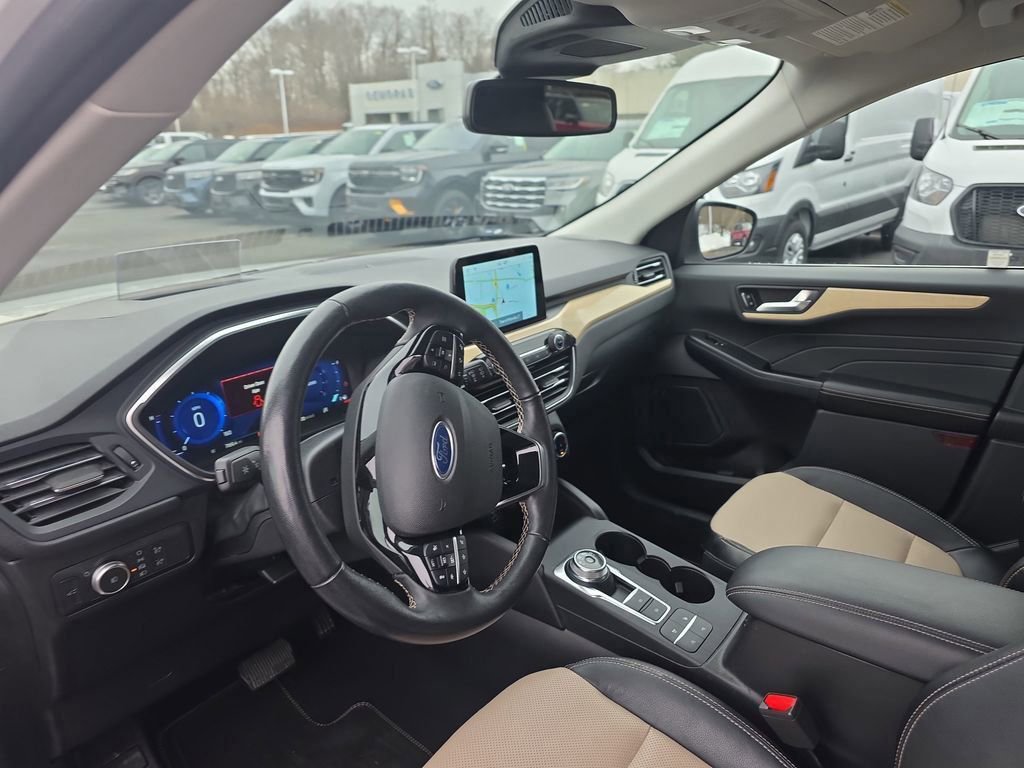 Certified 2022 Ford Escape Titanium w/ Titanium Elite Package image 34