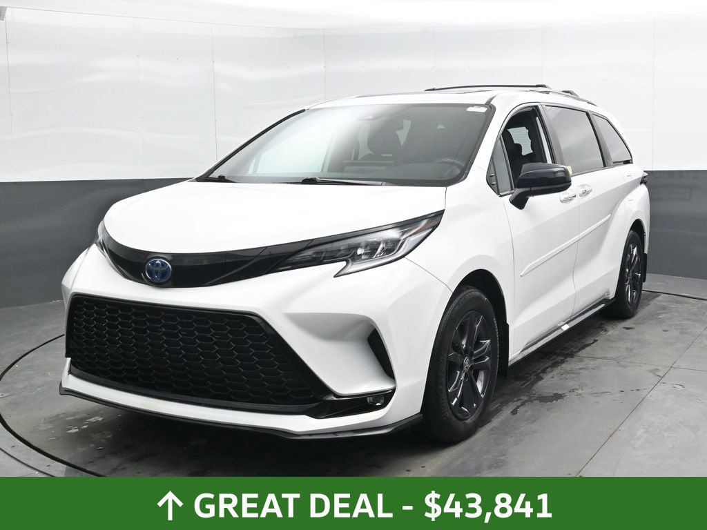 Used 2025 Toyota Sienna XSE AWD/4WD image 12