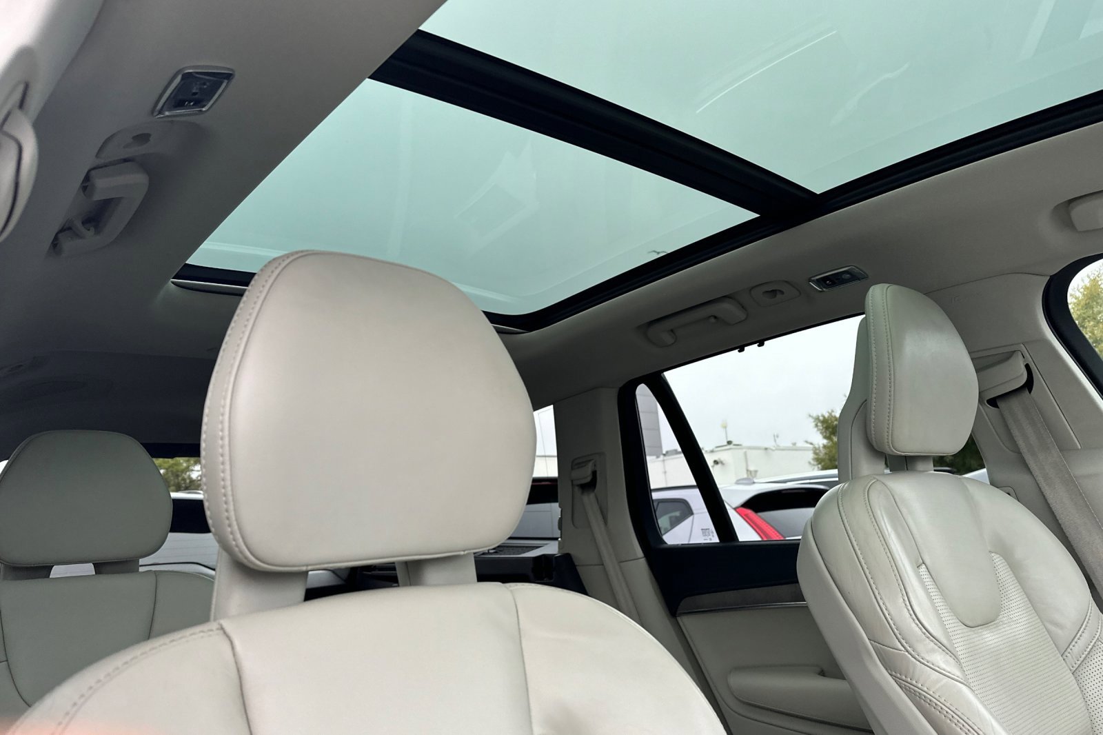 Certified 2022 Volvo XC90 T8 Inscription w/ Advanced Package image 21