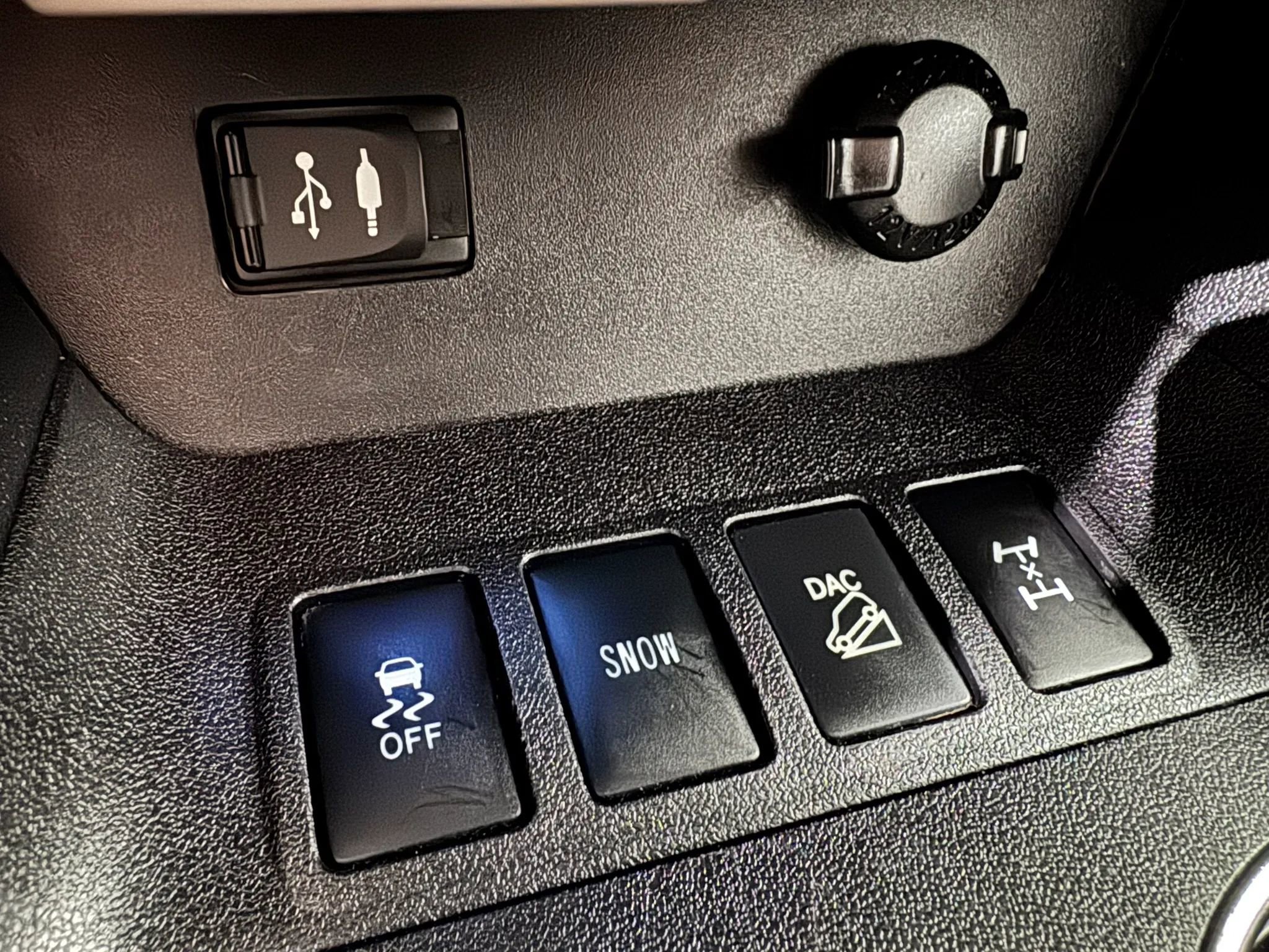 Used 2016 Toyota Highlander Limited AWD/4WD image 39