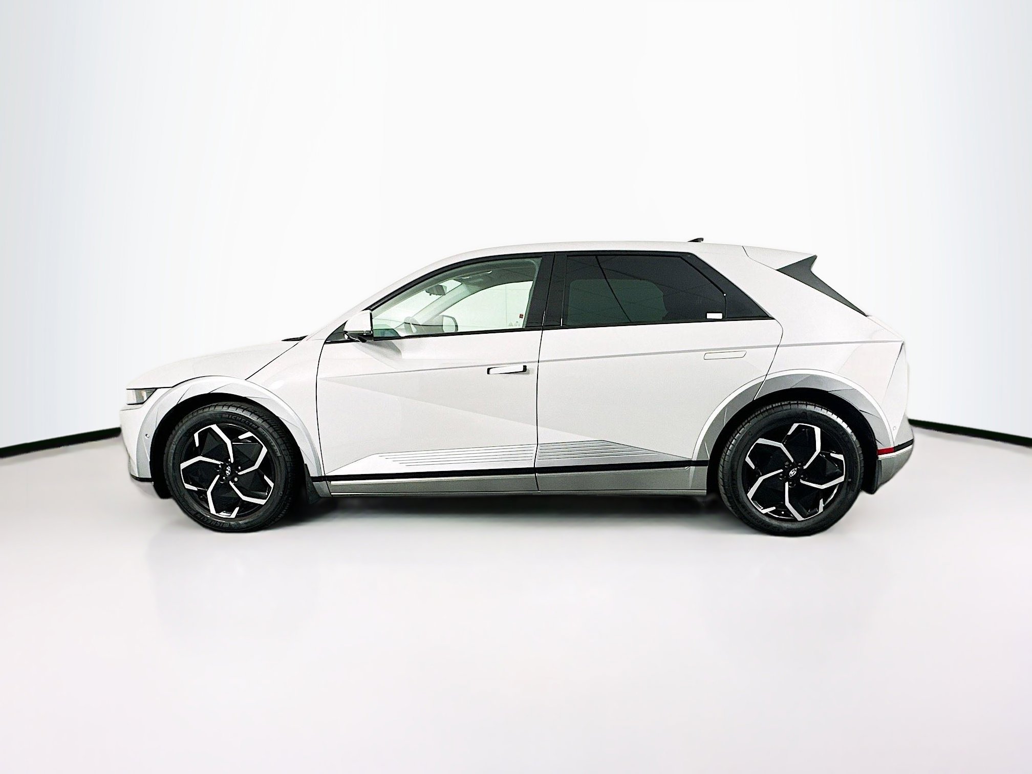 Used 2024 Hyundai Ioniq 5 Limited image 4