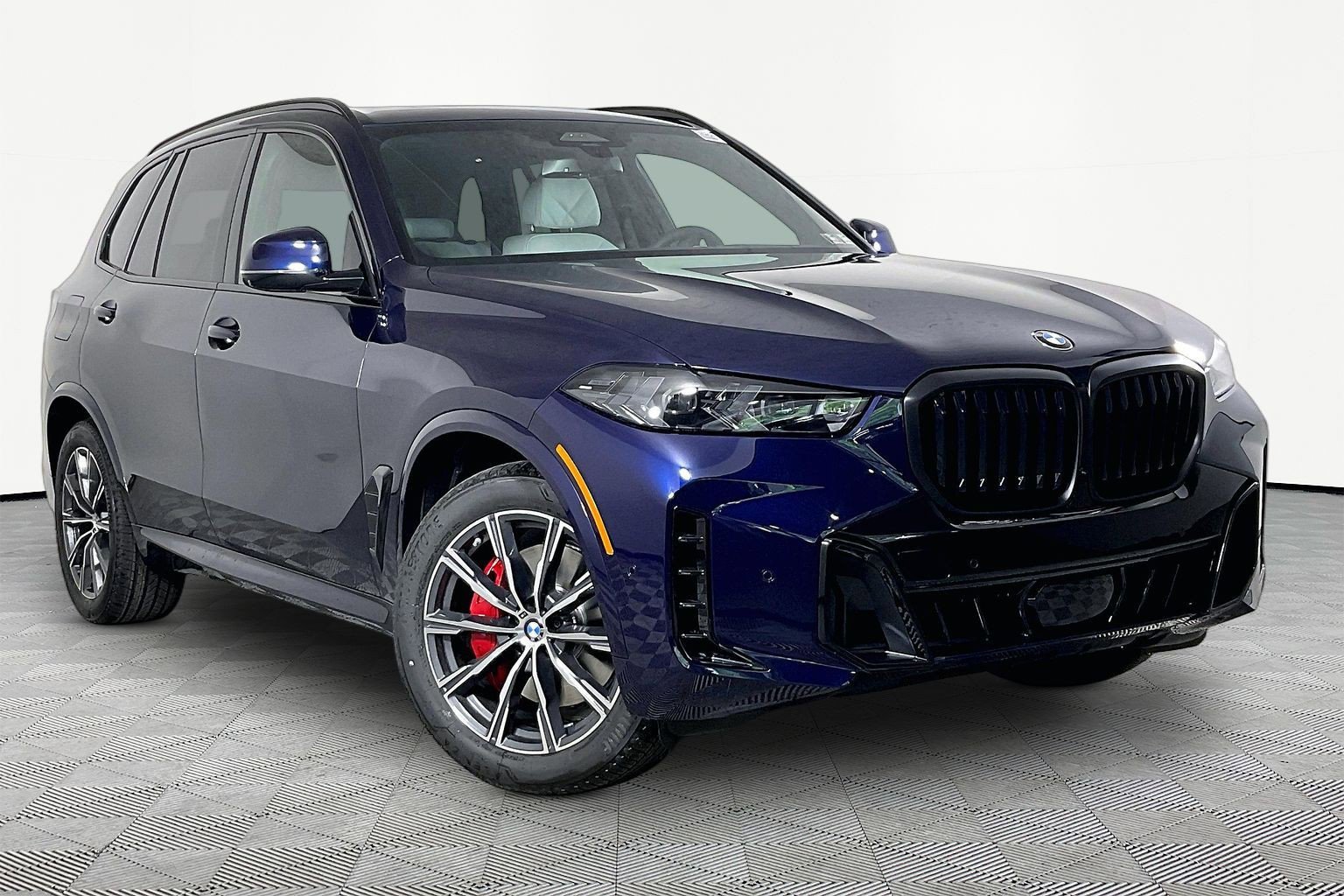New 2026 BMW X5 xDrive40i w/ M Sport Package AWD/4WD image 3