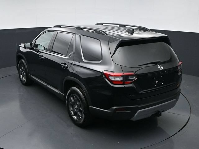 Used 2025 Honda Pilot TrailSport image 40