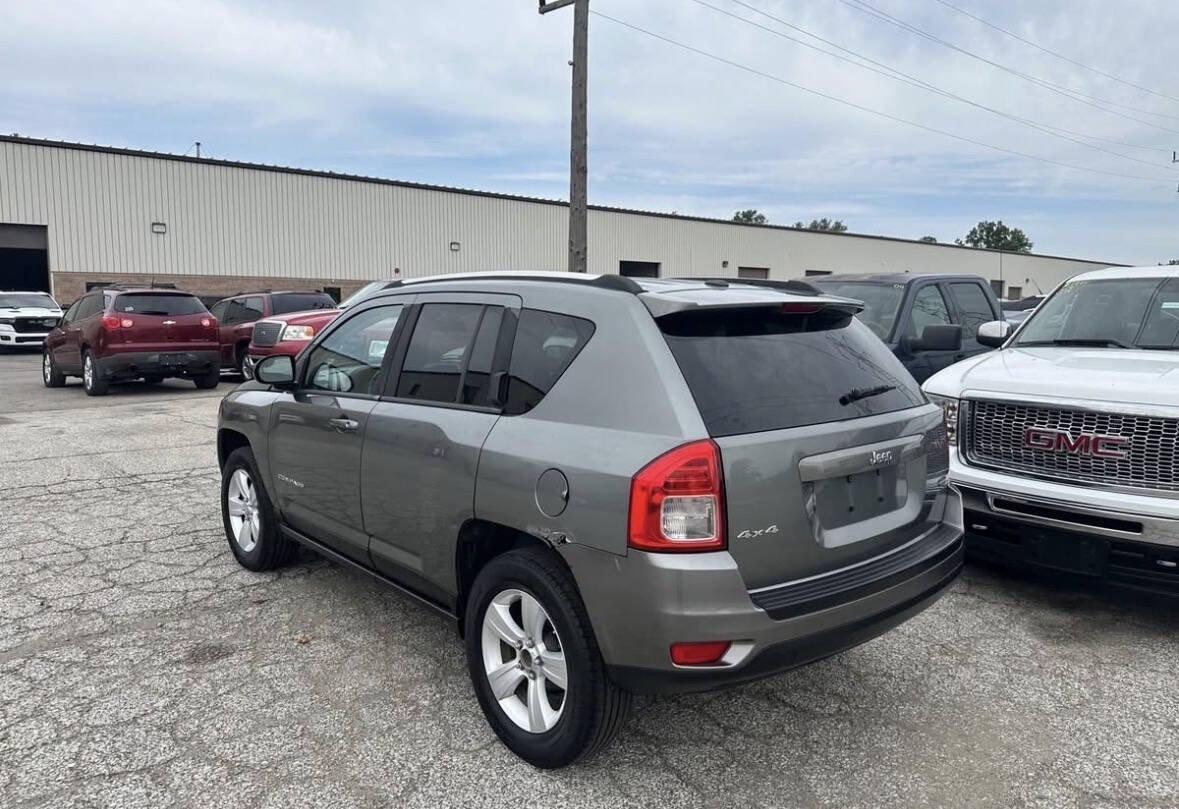 Used 2011 Jeep Compass Latitude AWD/4WD image 5