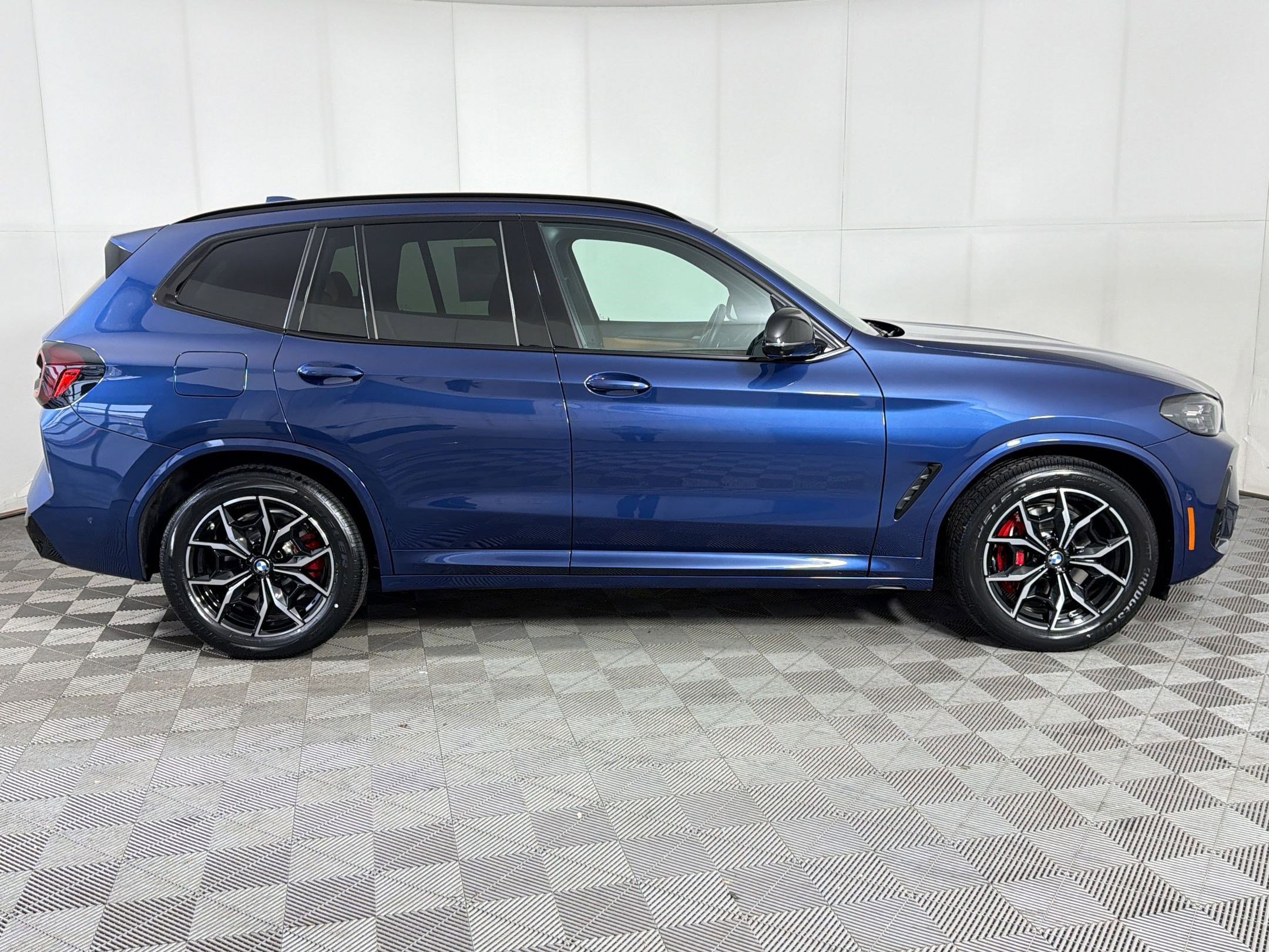 Certified 2024 BMW X3 M40i w/ Premium Package image 8