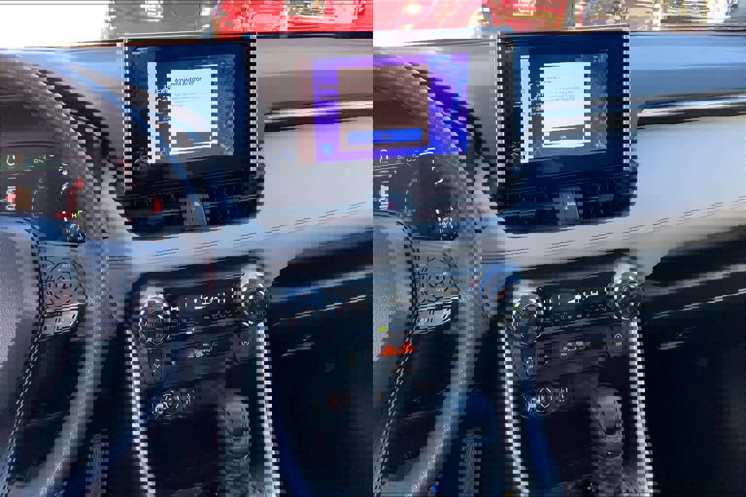 Used 2024 Toyota RAV4 XLE w/ Convenience Package image 7