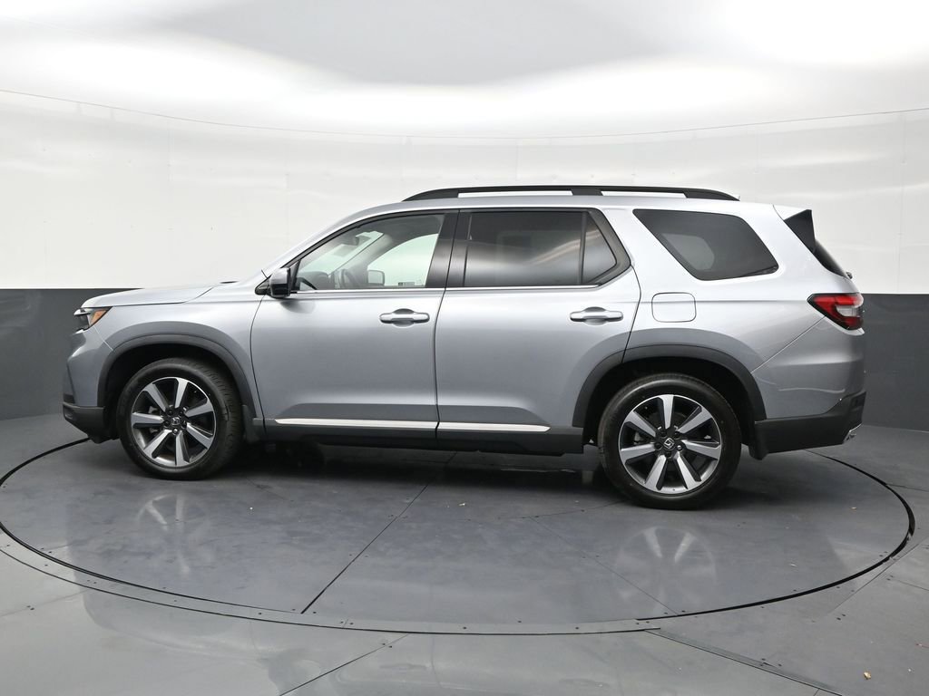 Used 2023 Honda Pilot Touring image 2