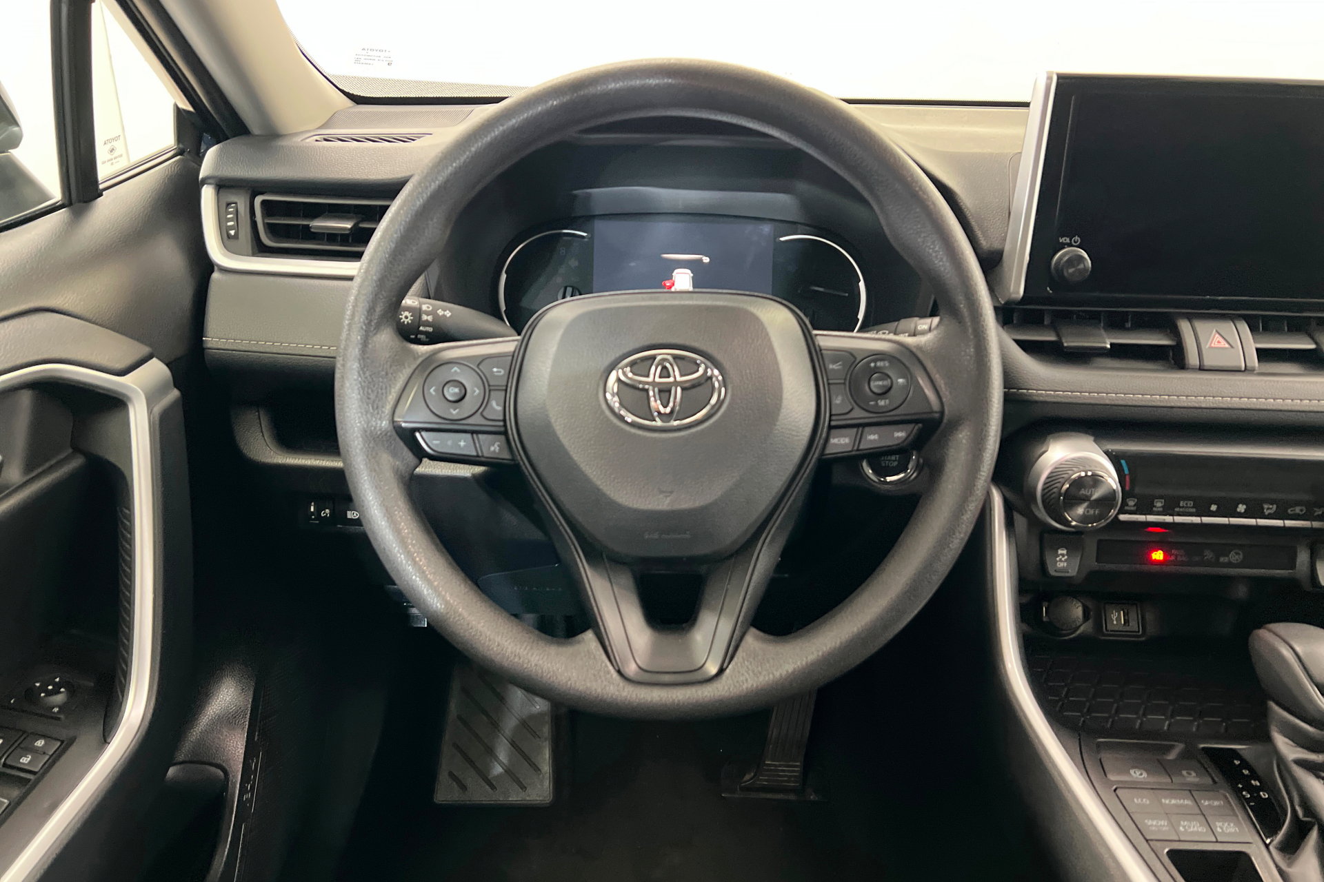 Certified 2025 Toyota RAV4 XLE AWD/4WD image 13