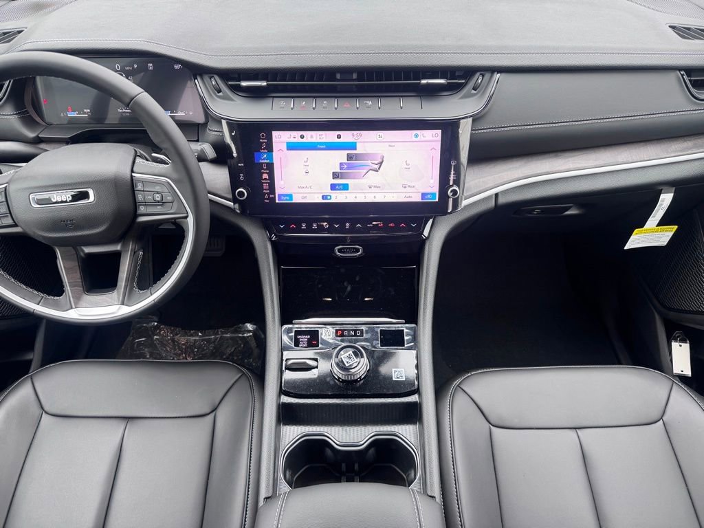 New 2026 Jeep Grand Cherokee L Limited w/ Limited Altitude Package AWD/4WD image 11