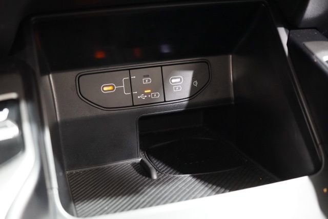 Used 2024 Kia Sorento S image 29