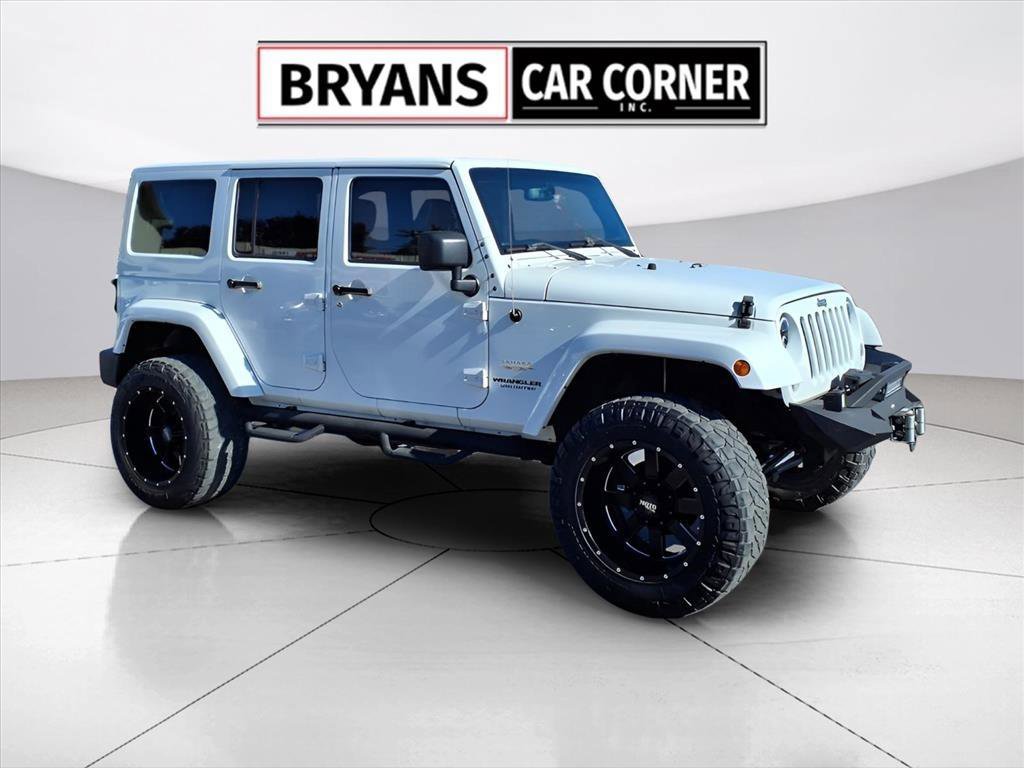 Used 2015 Jeep Wrangler Unlimited Sahara w/ Dual Top Group image 17