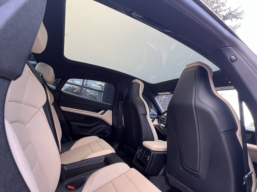 Used 2024 Porsche Taycan 4S image 34