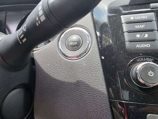 Used 2018 Nissan Rogue SL FWD image 16