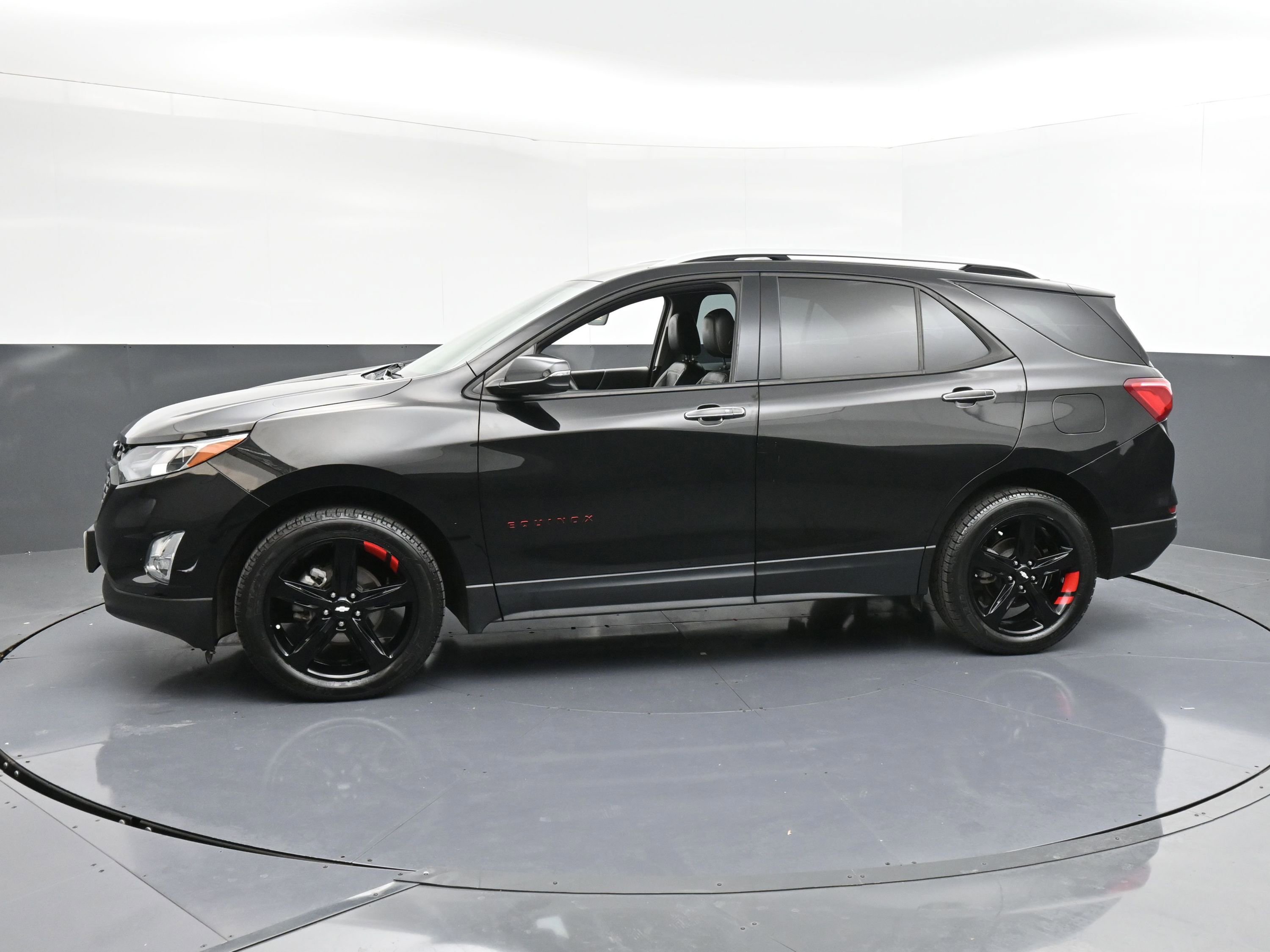 Used 2021 Chevrolet Equinox Premier w/ Redline Edition image 5