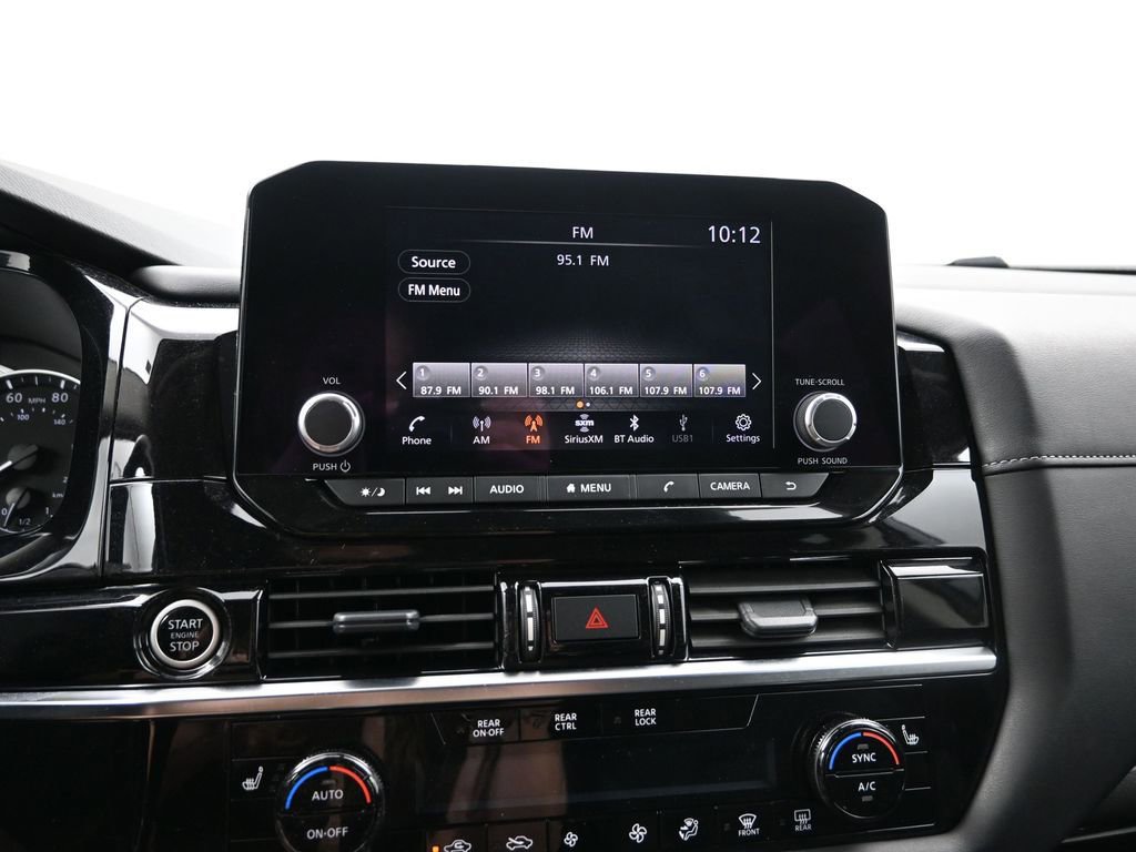 Used 2024 Nissan Pathfinder SV image 16