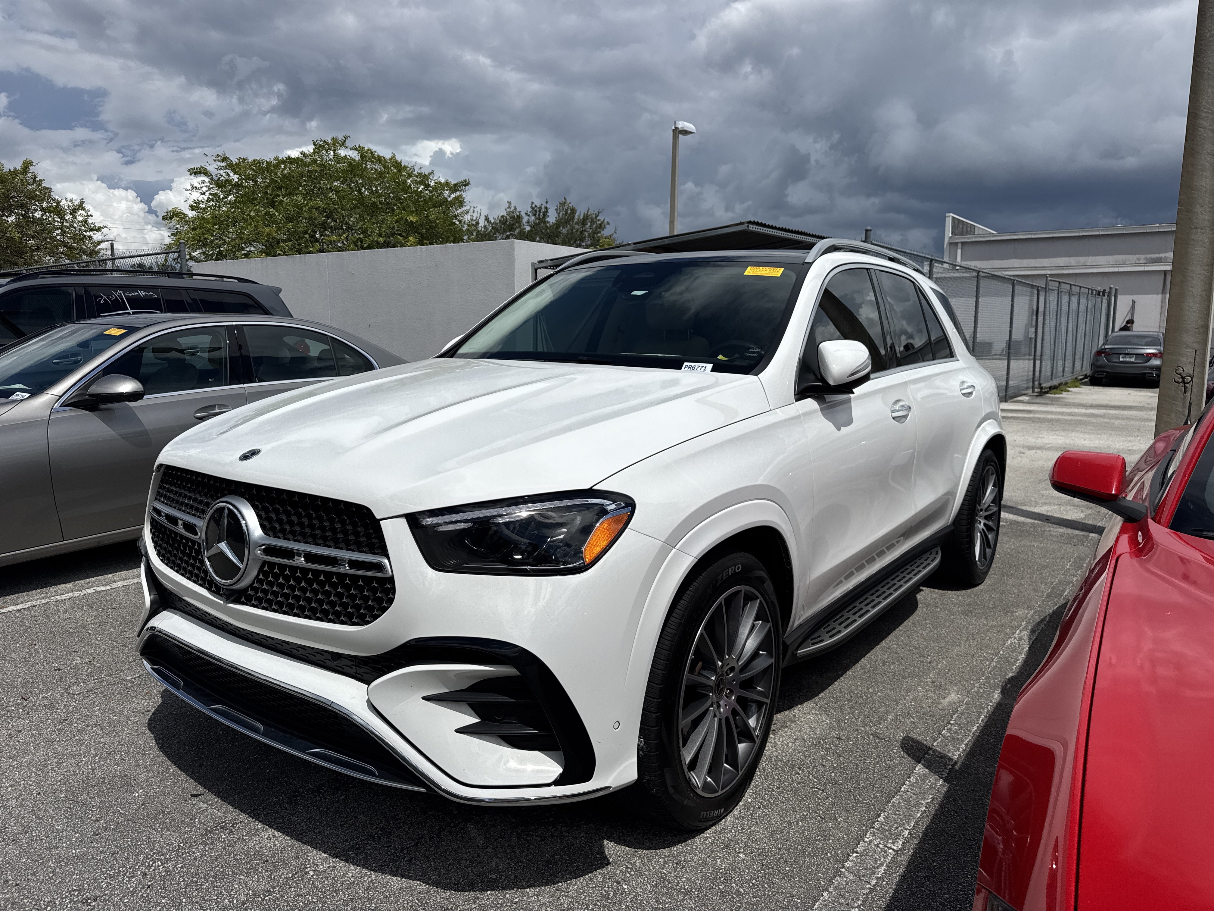 Used 2024 Mercedes-Benz GLE 350 4MATIC image 1
