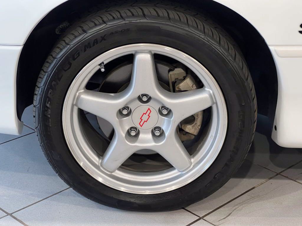 Used 1998 Chevrolet Camaro Z28 w/ SS Performance/Appearance Pkg RWD image 11