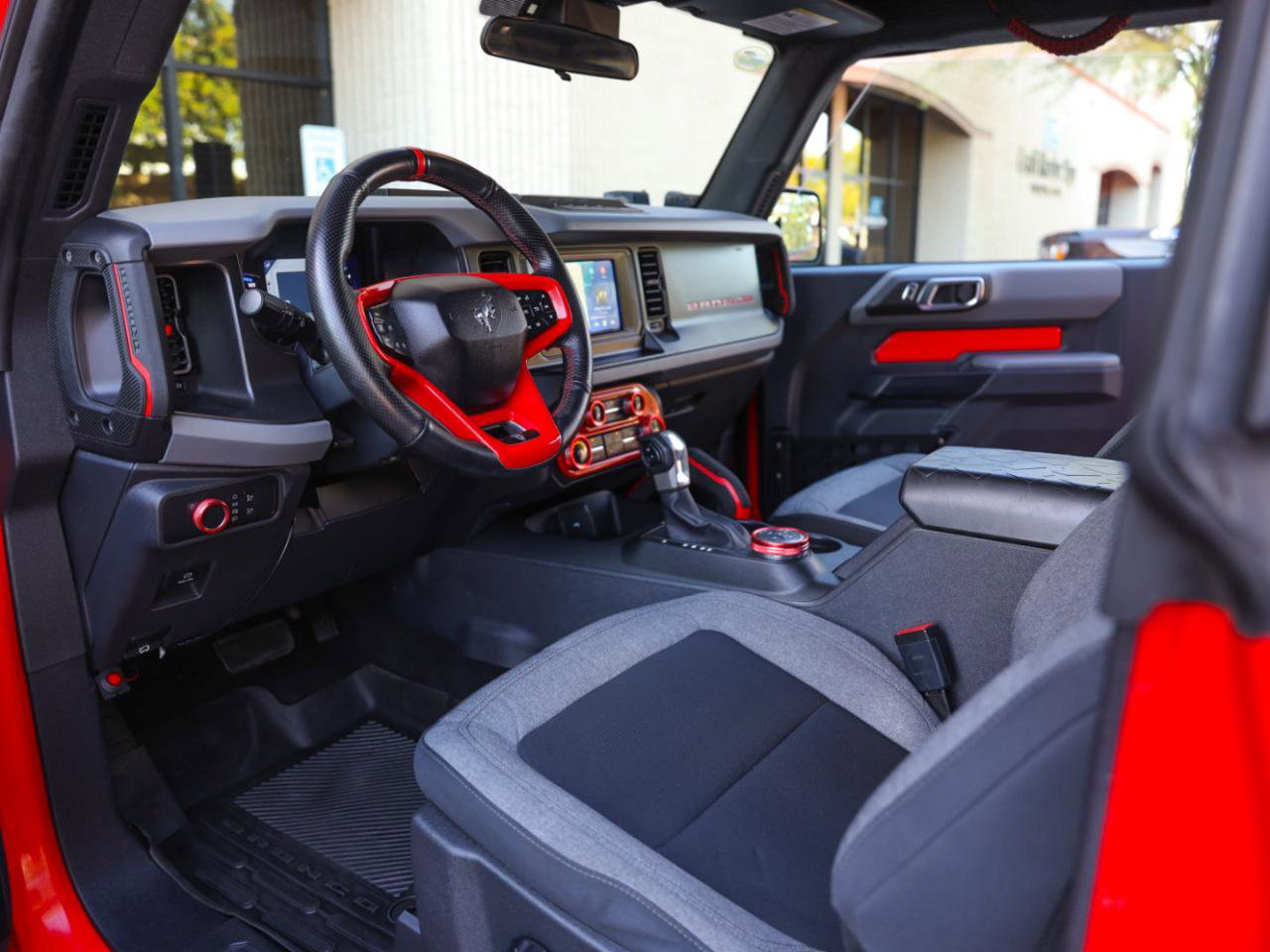 Used 2022 Ford Bronco 2-Door w/ Sasquatch Package AWD/4WD image 10