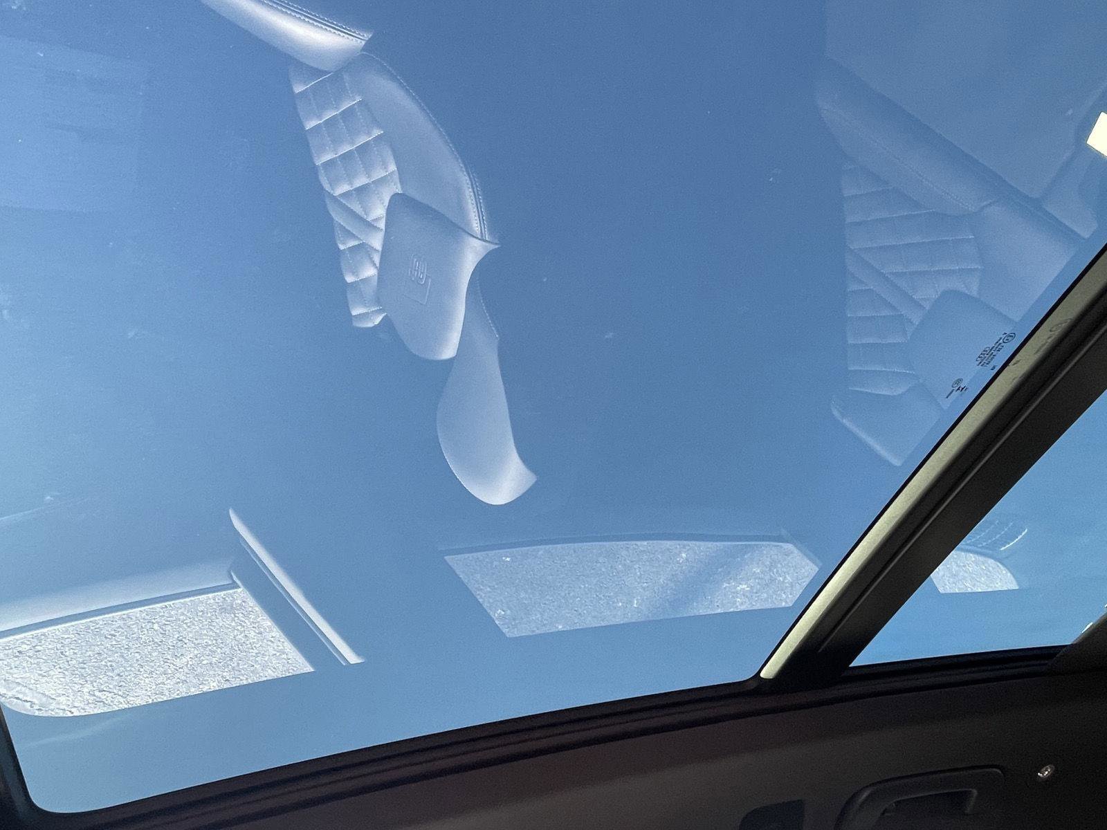 Used 2024 Audi SQ5 Prestige w/ Prestige Package image 22