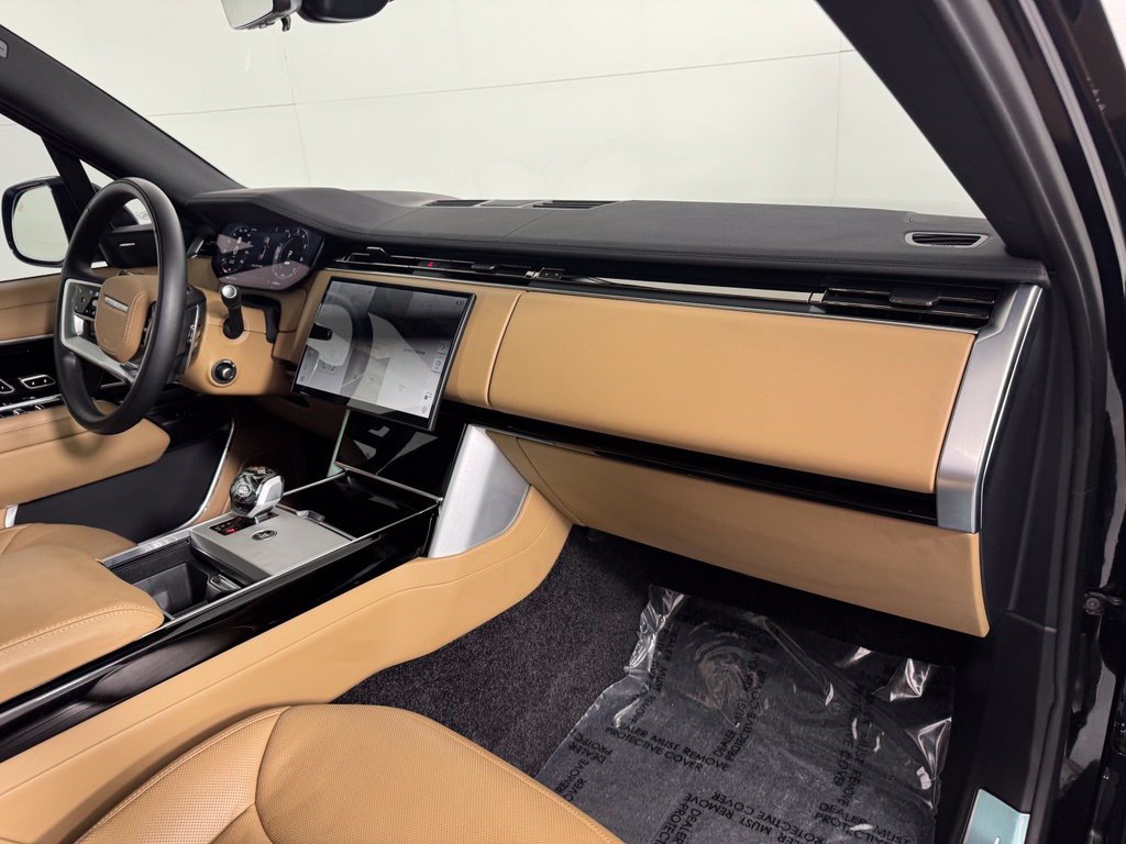Used 2025 Land Rover Range Rover SE AWD/4WD image 35