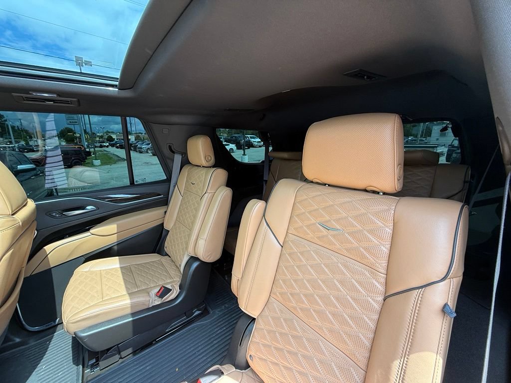 Used 2023 Cadillac Escalade Sport AWD/4WD image 25