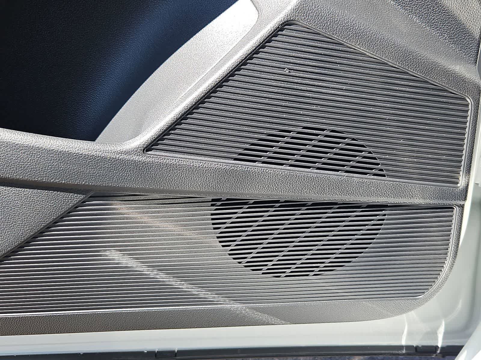 New 2026 Volkswagen Taos SE FWD image 31