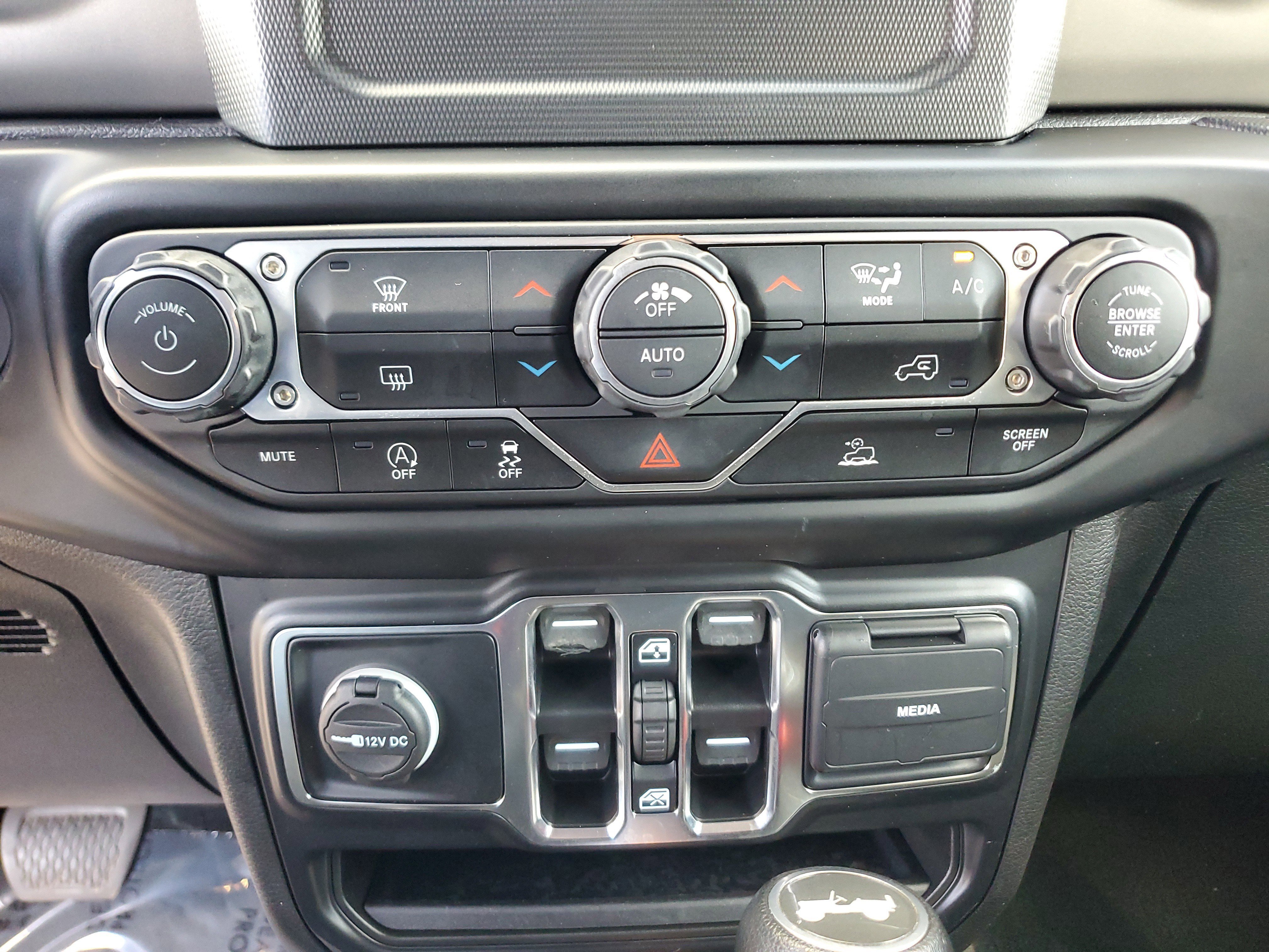 Used 2022 Jeep Wrangler Unlimited Sport AWD/4WD image 25