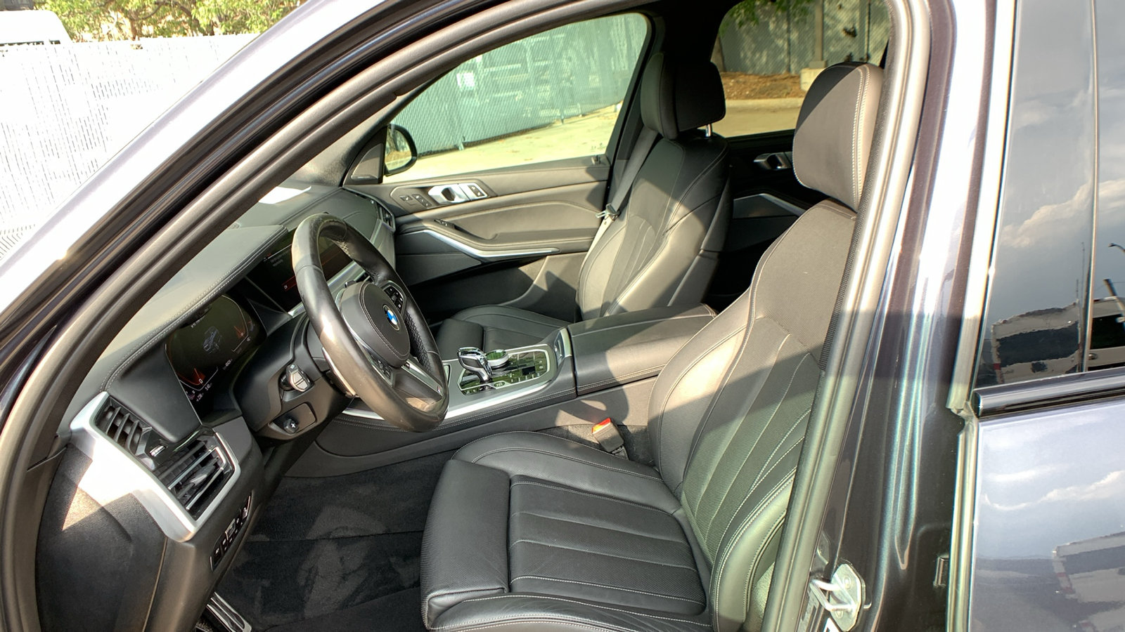 Used 2020 BMW X5 M50i w/ Executive Package AWD/4WD image 13