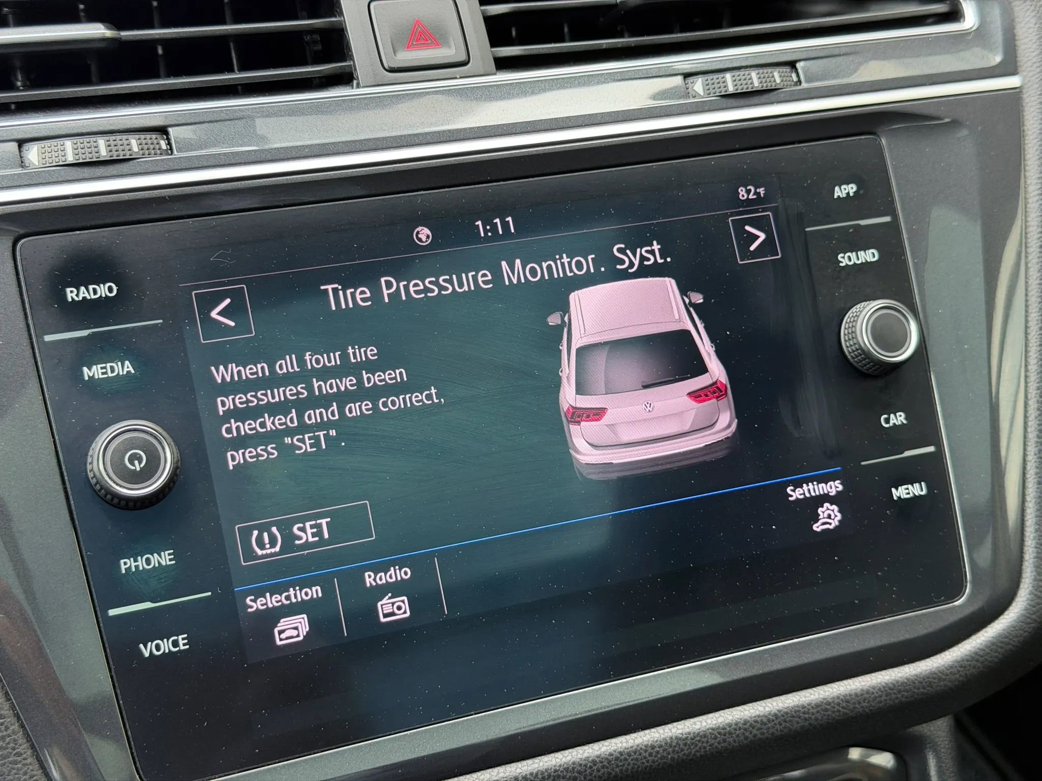 Used 2020 Volkswagen Tiguan SE w/ Panoramic Sunroof Package FWD image 40