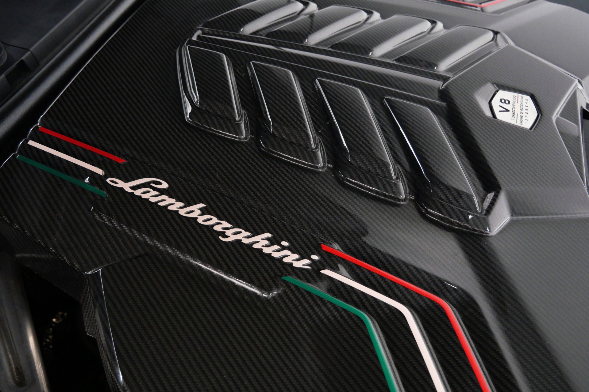 Used 2022 Lamborghini Urus AWD/4WD image 47