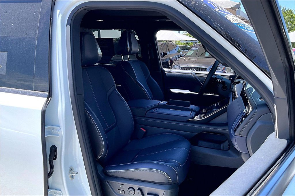 Used 2026 INFINITI QX80 4WD image 9