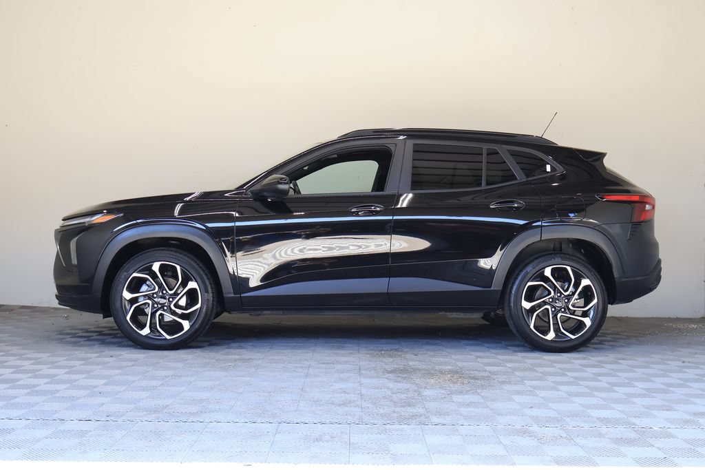 Used 2025 Chevrolet Trax RS w/ Driver Confidence Package FWD image 8
