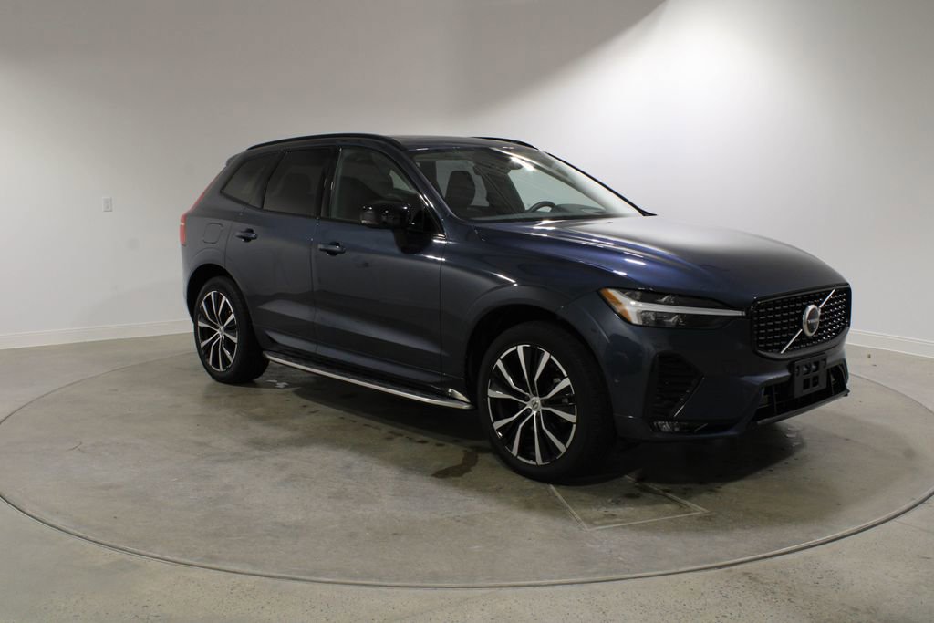 Used 2025 Volvo XC60 B5 Ultra w/ Climate Package image 7