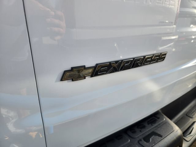 Used 2025 Chevrolet Express 2500 w/ Driver Convenience Package RWD image 10