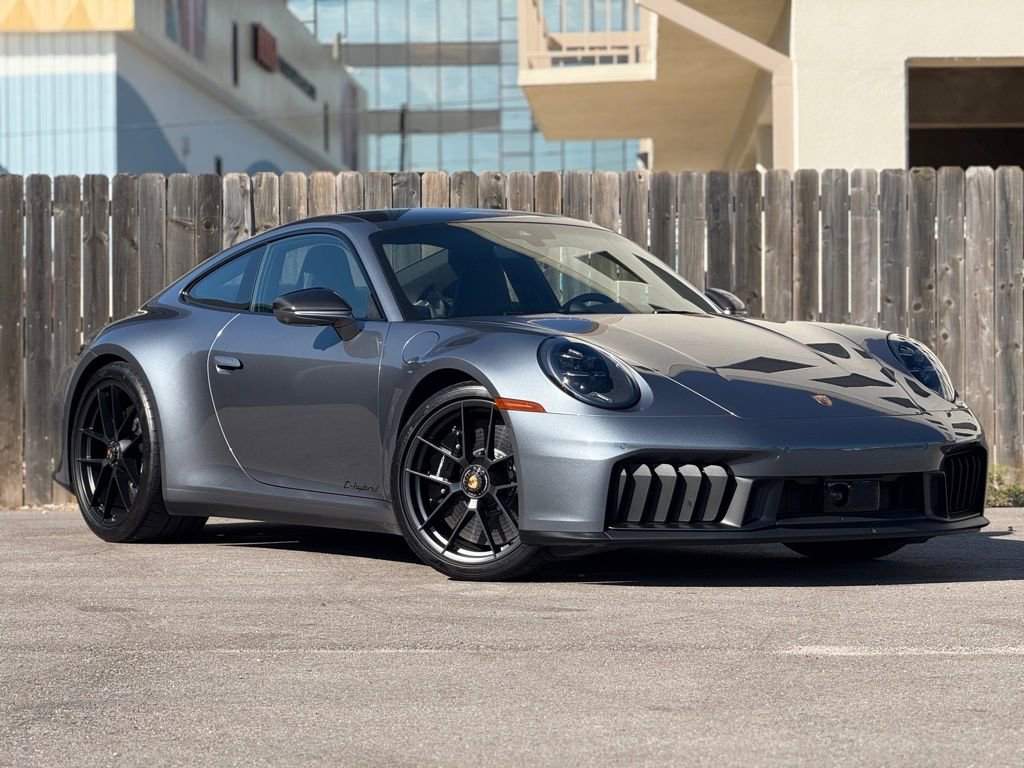 Certified 2025 Porsche 911 Carrera GTS image 1