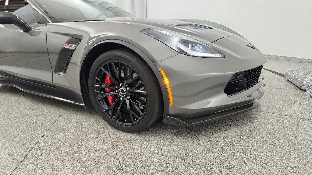 Used 2015 Chevrolet Corvette Z06 w/ 3LZ Preferred Equipment Group RWD image 34
